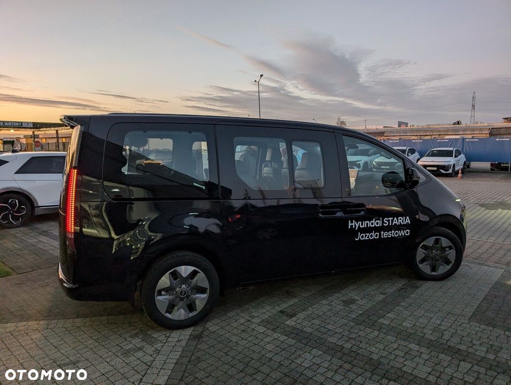 Hyundai Staria 1.6 T-GDI HEV Smart VIP - 4