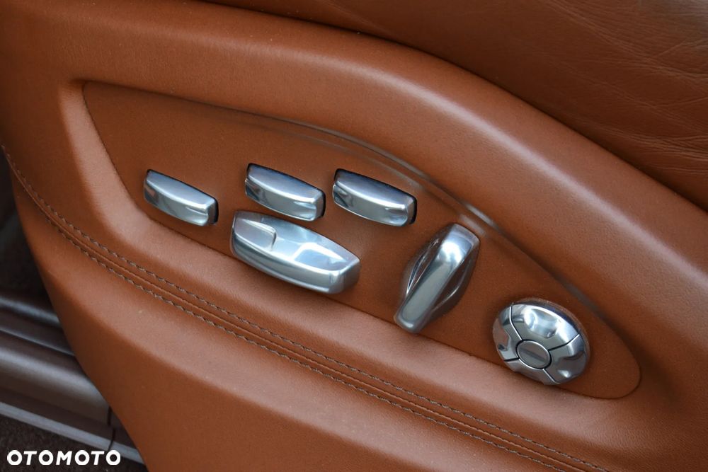 Porsche Cayenne S Platinum Edition - 14