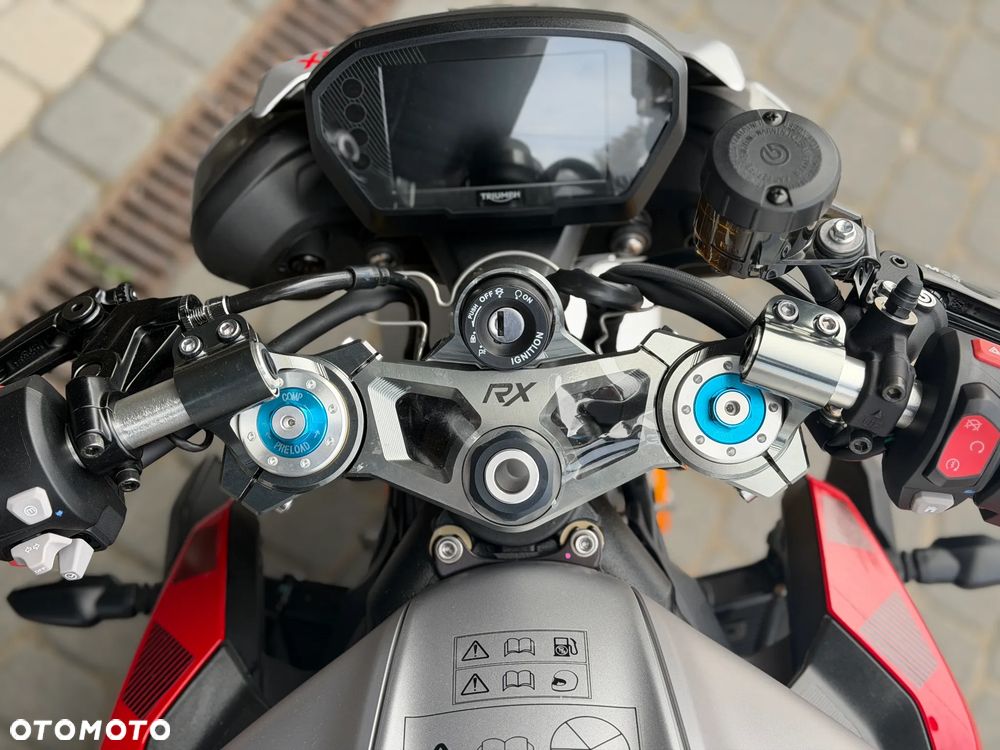 Triumph Street Triple - 9