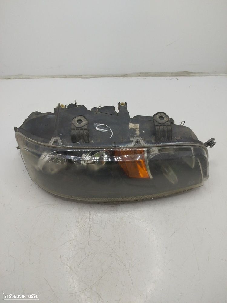 Farol/ Otica Dianteiro Dto Fiat Punto (188_) - 1