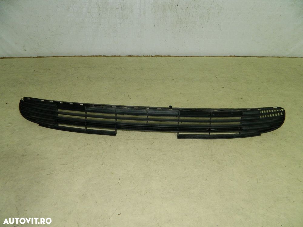 Grila inferioara dintre proiectoare, Opel Vectra B, 96-00, 90464533 - 2