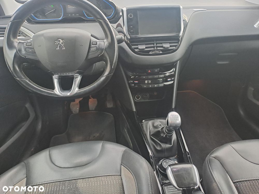 Peugeot 2008 BlueHDi FAP 120 STOP & START Crossway - 14