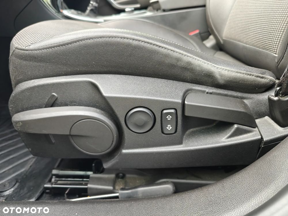 Opel Insignia - 16