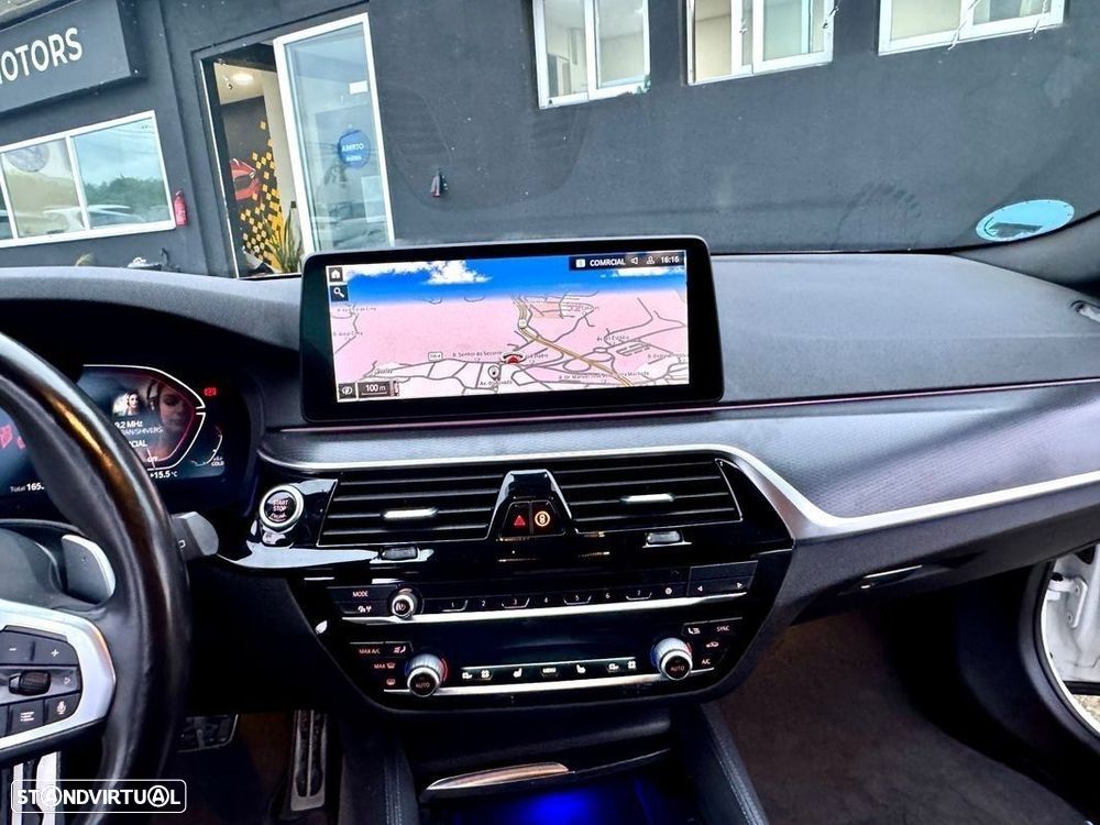 BMW 520 d xDrive Pack M Auto - 26