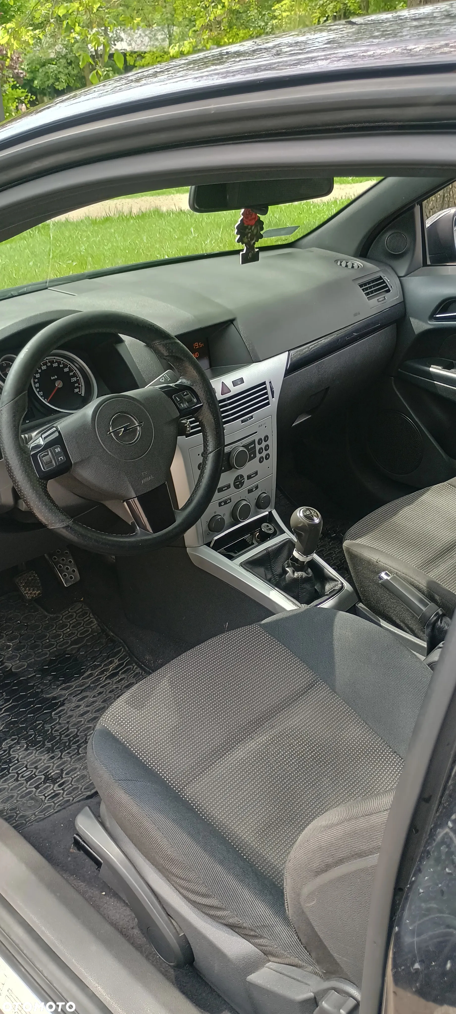 Opel Astra III GTC 1.6 Sport - 17