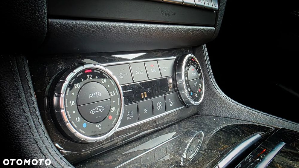 Mercedes-Benz CLS 350 CDI 4-Matic BlueEff - 23