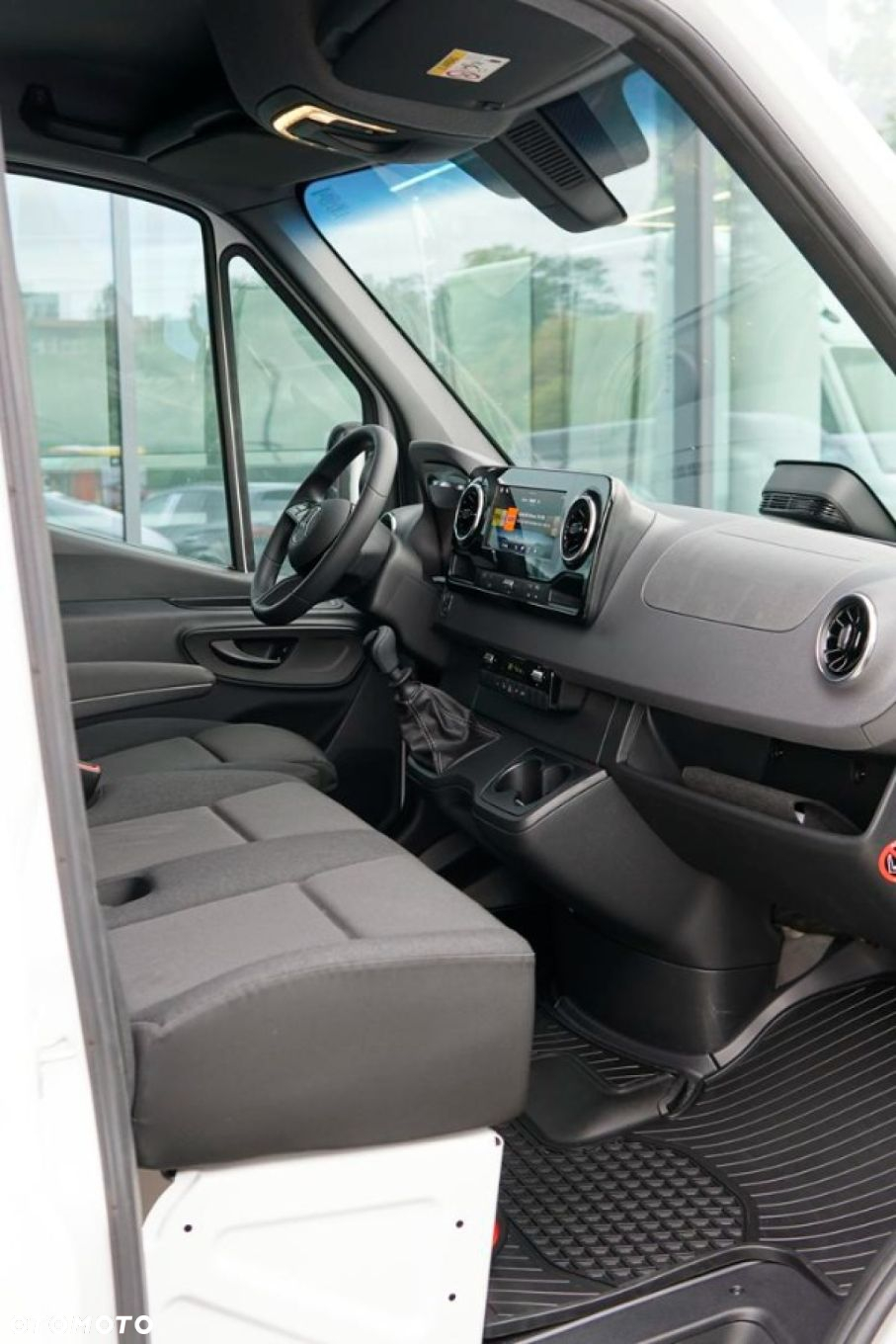 Mercedes-Benz Sprinter - 19