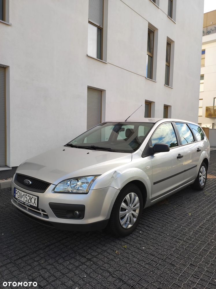 Ford Focus 1.6 16V Style - 4