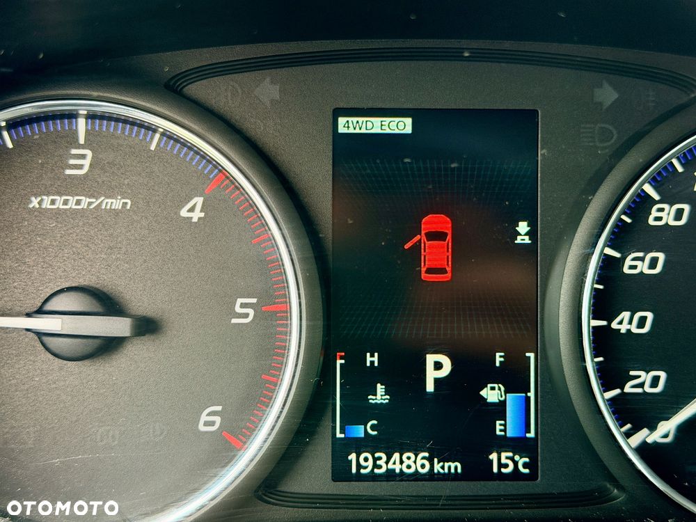 Mitsubishi Outlander 2.2 DID Instyle Navi 4WD - 11