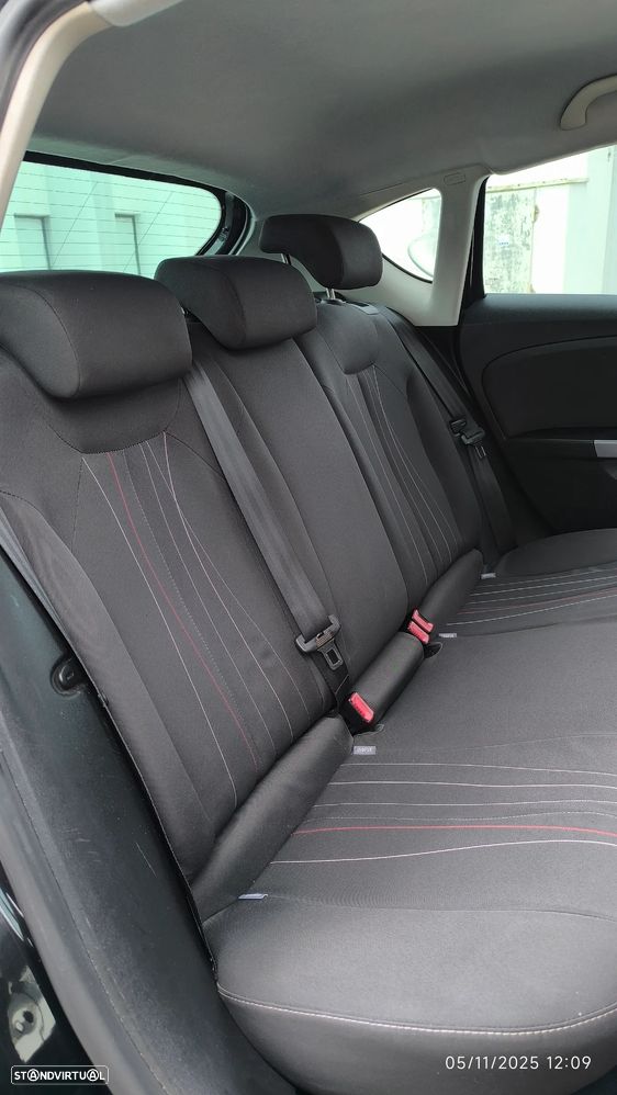 SEAT Leon 1.6 TDI Ecomotive Copa Plus - 42