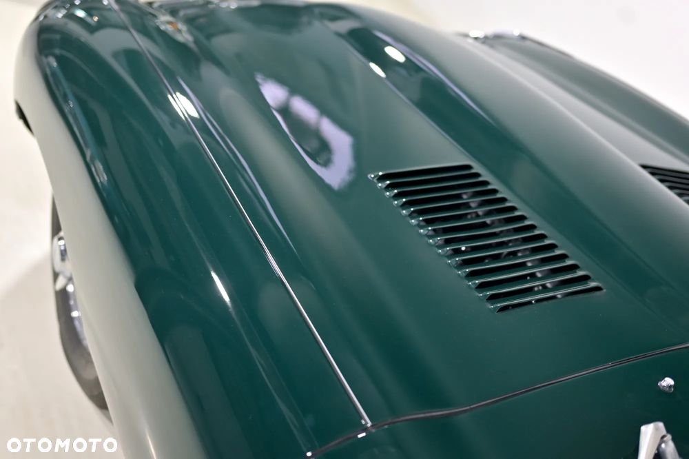 Jaguar E-Type - 5