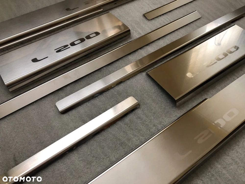 Nakładki Progowe Listwy Ochronne do Mitsubishi L200 2014- 2022 - 1