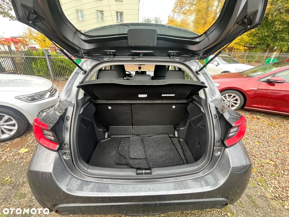 Toyota Yaris 1.5 VVT-iE Team Deutschland - 16