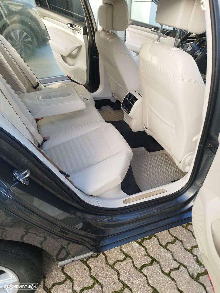 VW Passat Variant 1.6 TDI Highline - 17