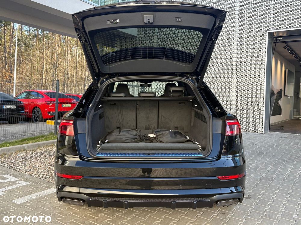 Audi Q8 - 8