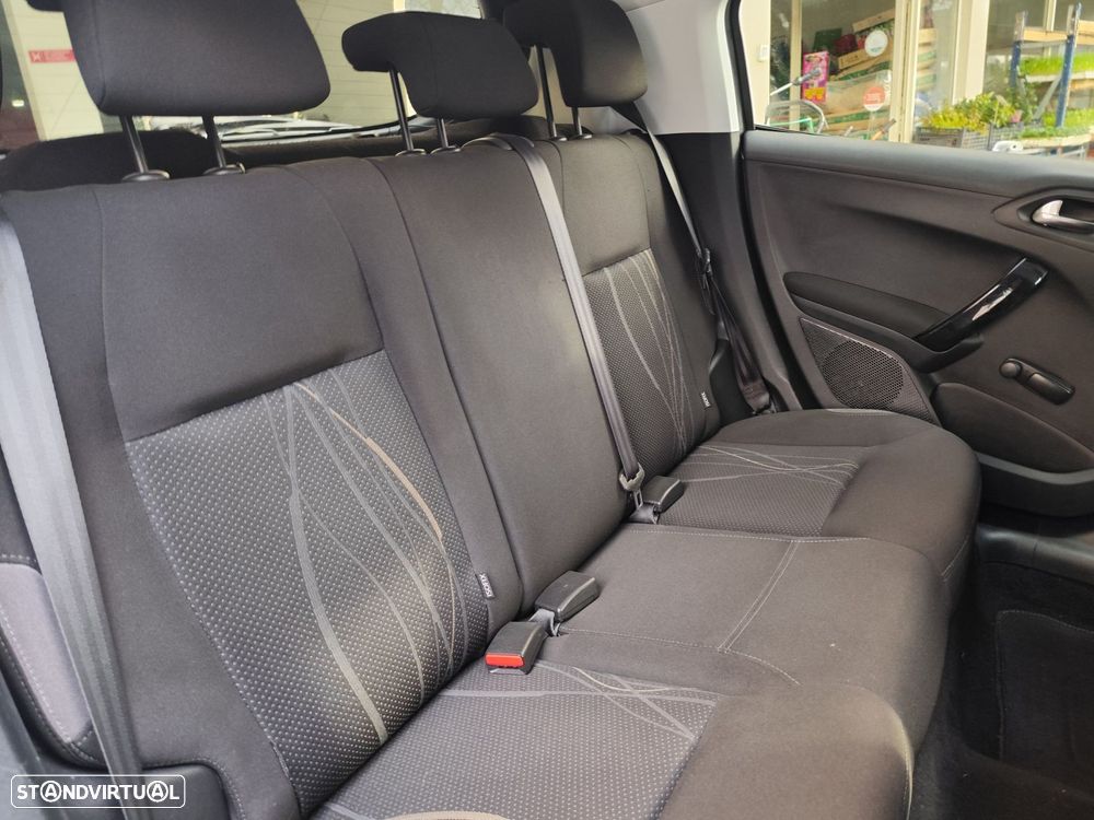 Peugeot 208 1.2 PureTech Active - 14