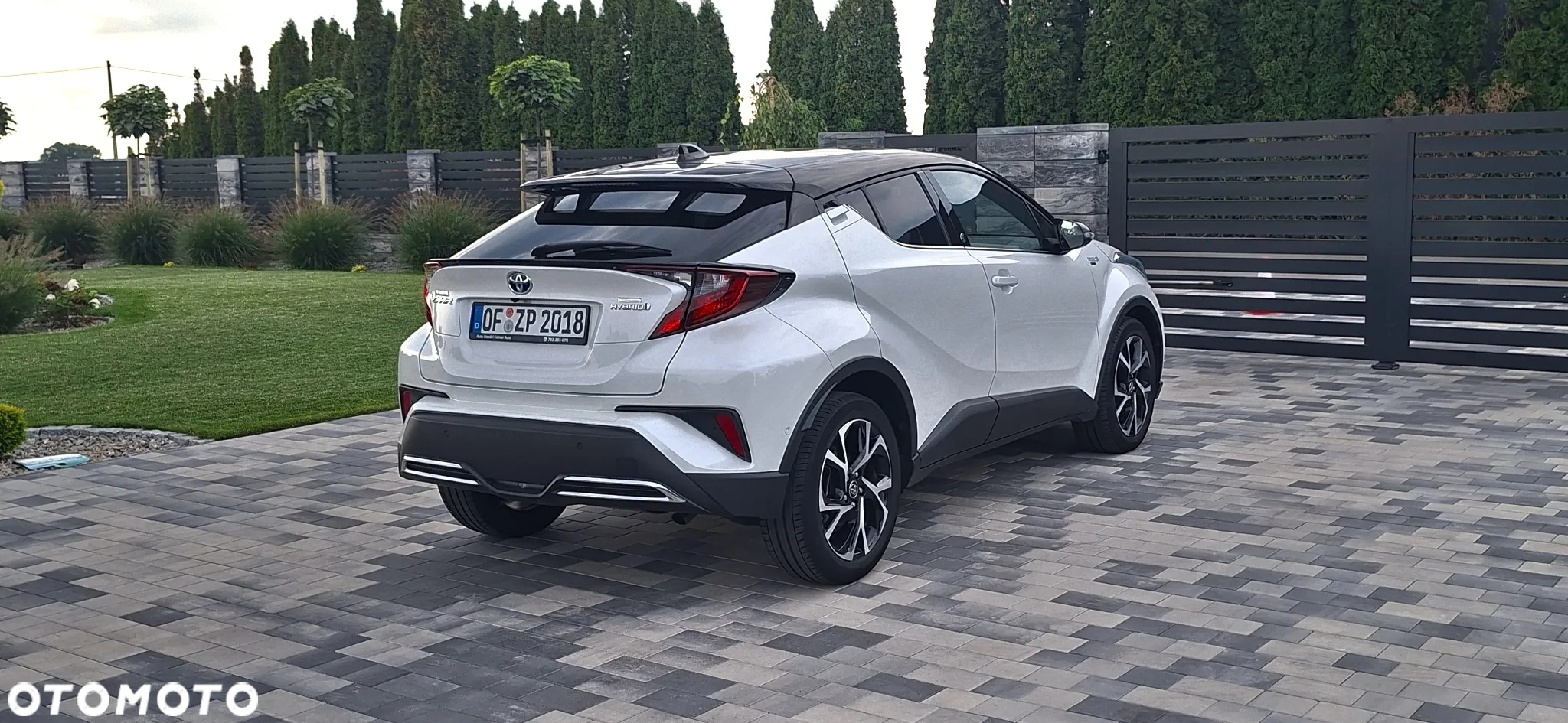 Toyota C-HR 2.0 Hybrid Team Deutschland - 12