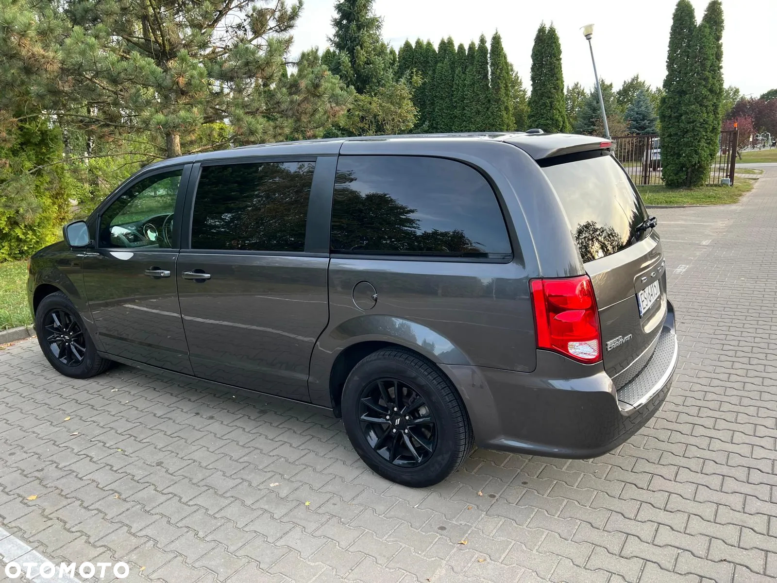 Dodge Grand Caravan - 12