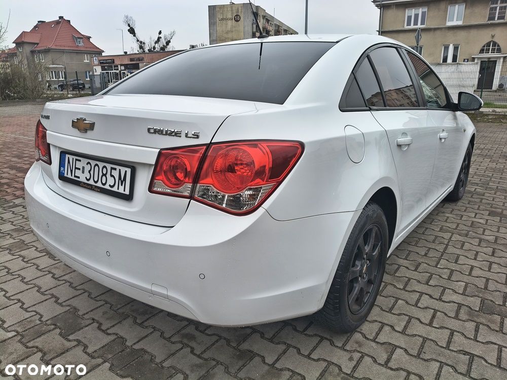Chevrolet Cruze 2.0 LS - 36