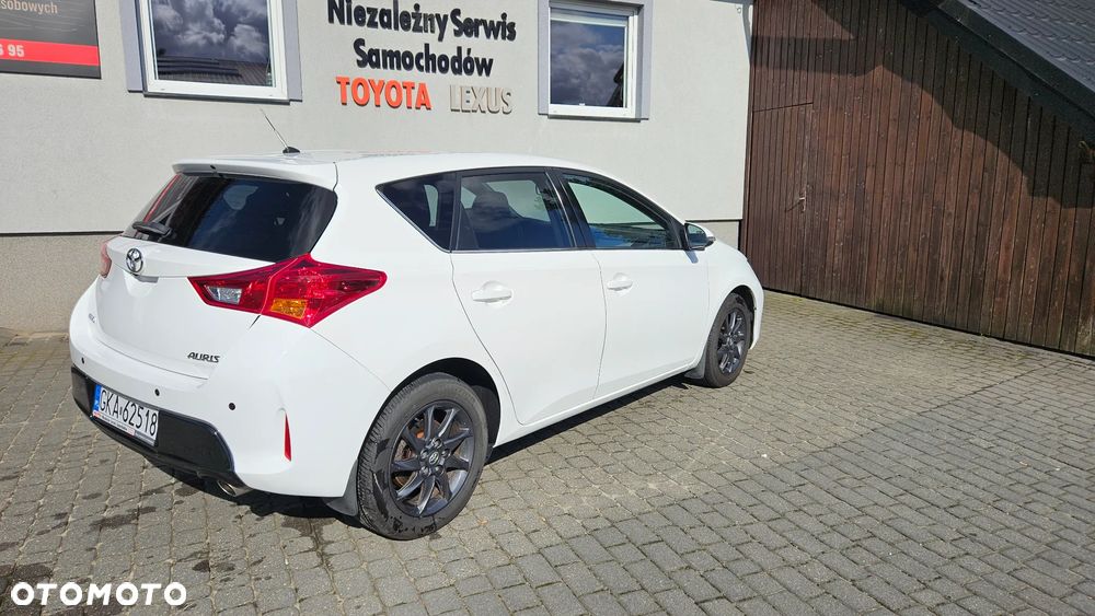 Toyota Auris 1.6 Premium - 10