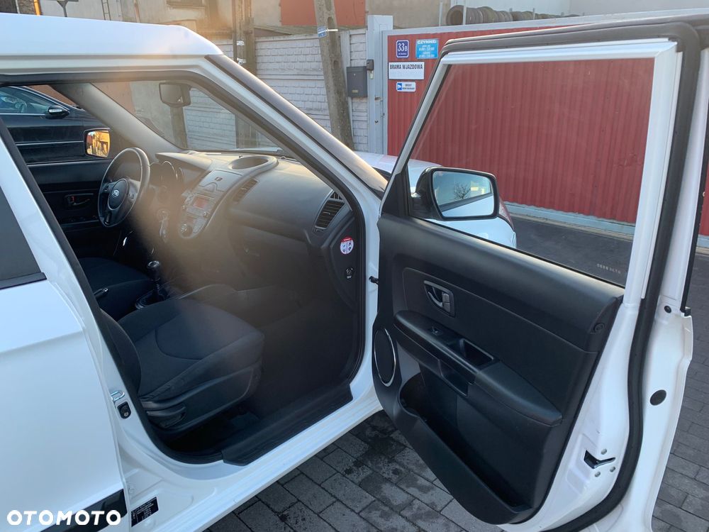 Kia Soul 1.6 CRDI Dream-Team Edition - 23