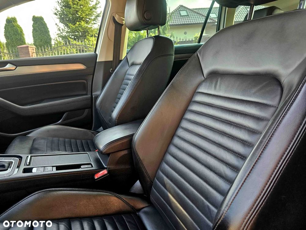 Volkswagen Passat Variant 2.0 TDI SCR 4Motion DSG (BMT) Highline - 17