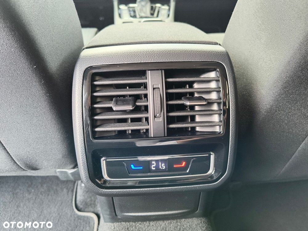Volkswagen Passat - 38