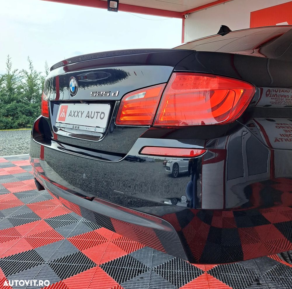 BMW Seria 5 525d xDrive Sport-Aut. - 40