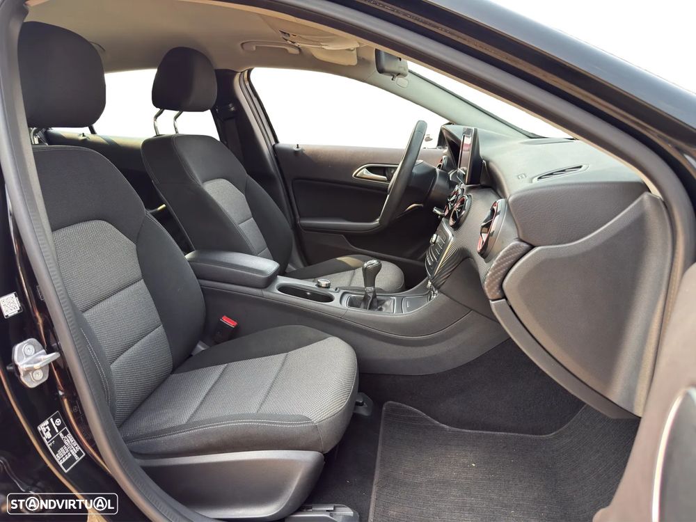 Mercedes-Benz GLA 180 (CDI) d - 15