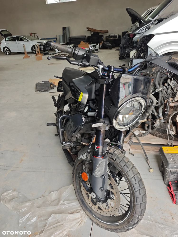 Husqvarna Svartpilen - 1