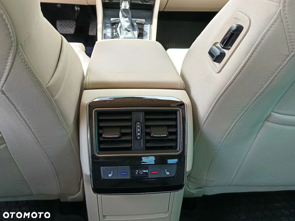 Skoda Superb 2.0 TSI Style DSG - 25