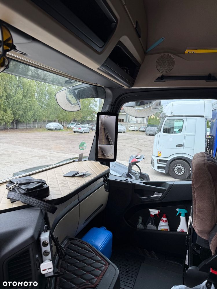 Mercedes-Benz Actros - 4