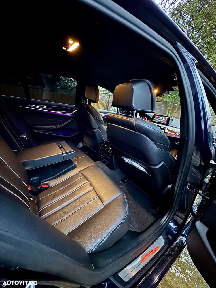 BMW Seria 5 520i Aut. Luxury Line - 11