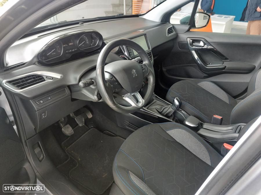 Peugeot 2008 - 12