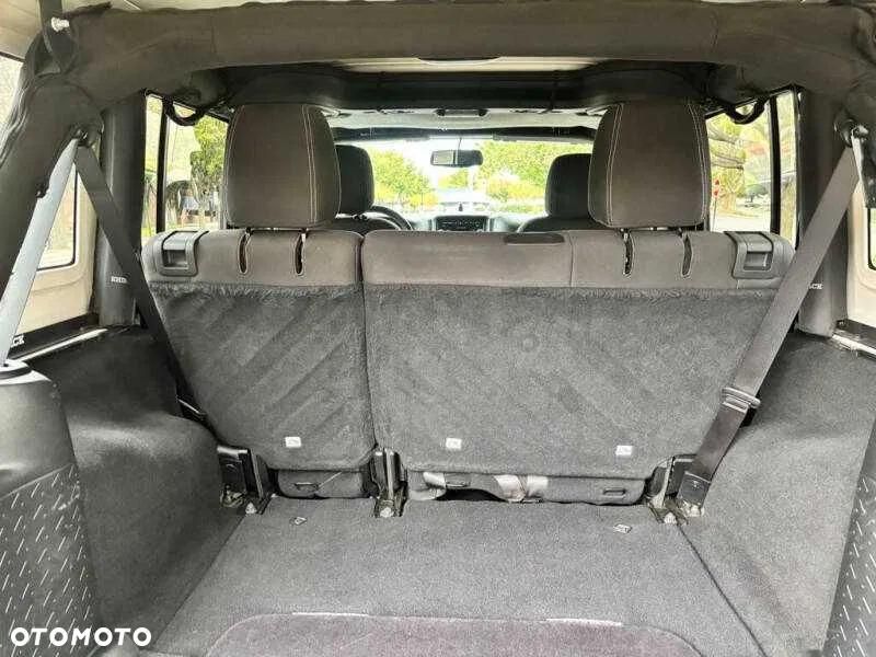 Jeep Wrangler 3.6 Unlim Rubicon - 16