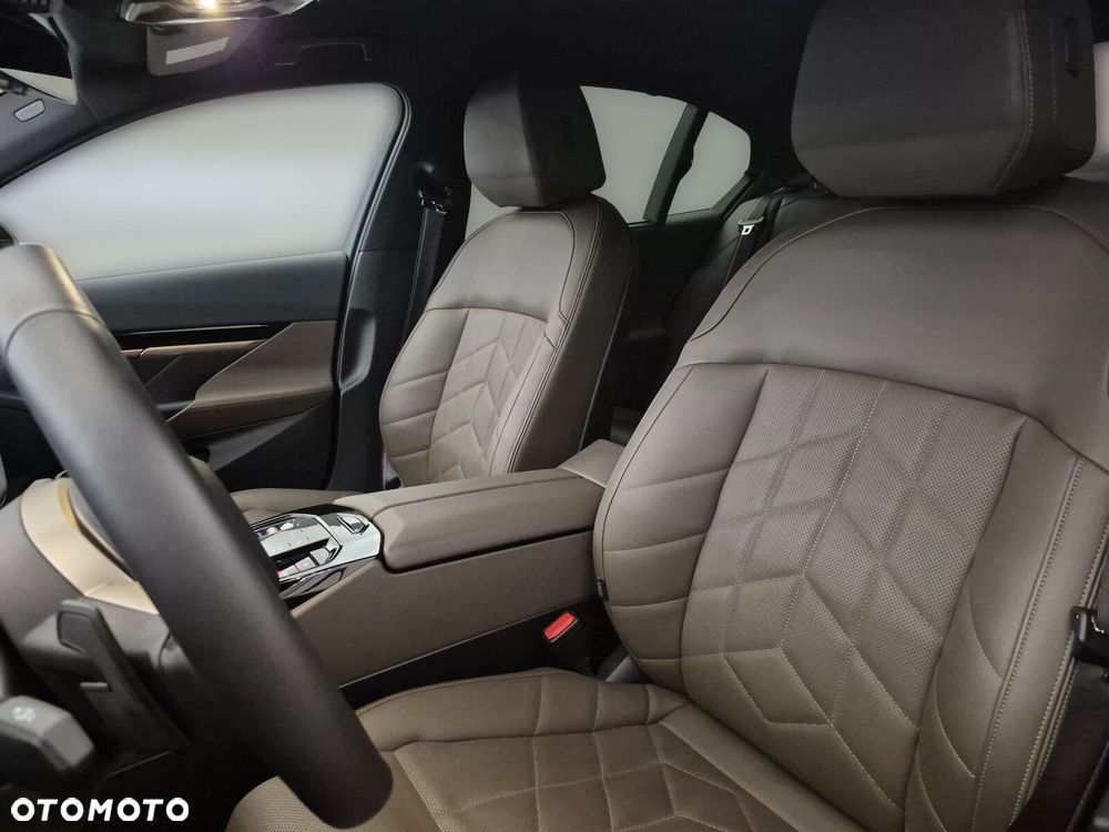 BMW Seria 5 - 13