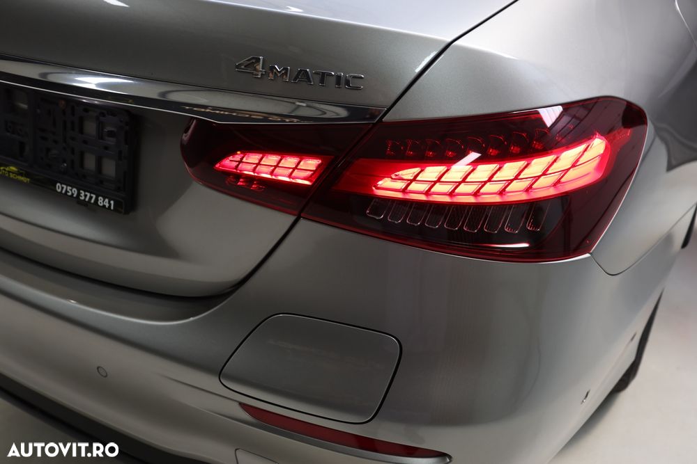 Mercedes-Benz E 300 4MATIC Aut. - 22