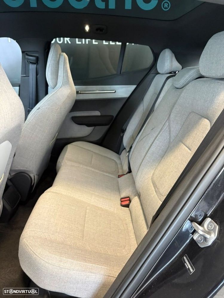 Volvo EX30 Twin Motor Performance AWD Black Edition Ultra - 12