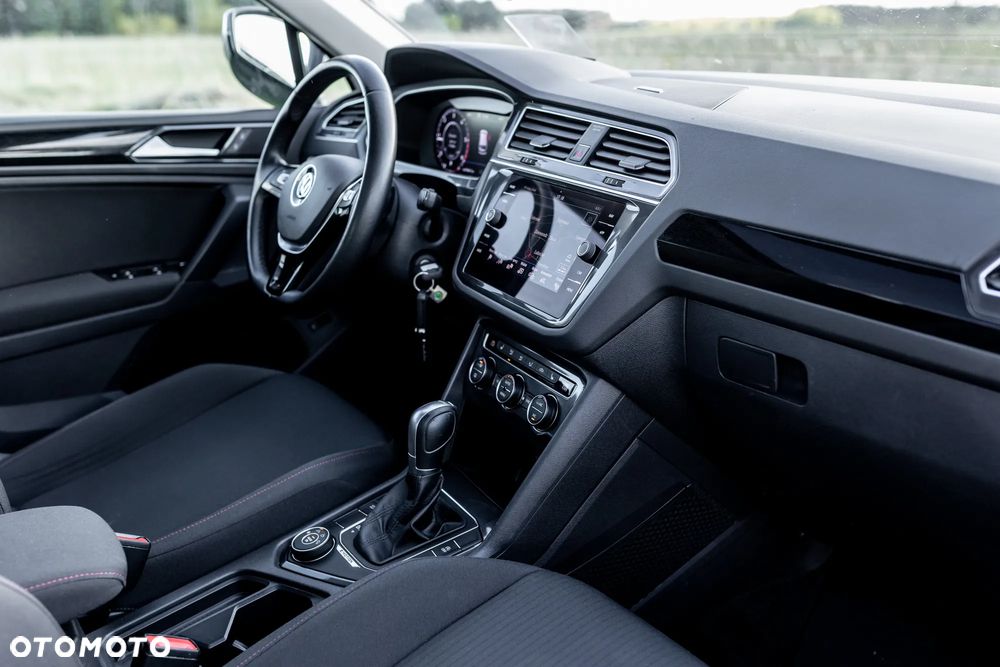 Volkswagen Tiguan 2.0 TDI SCR 4MOTION DSG Highline - 28