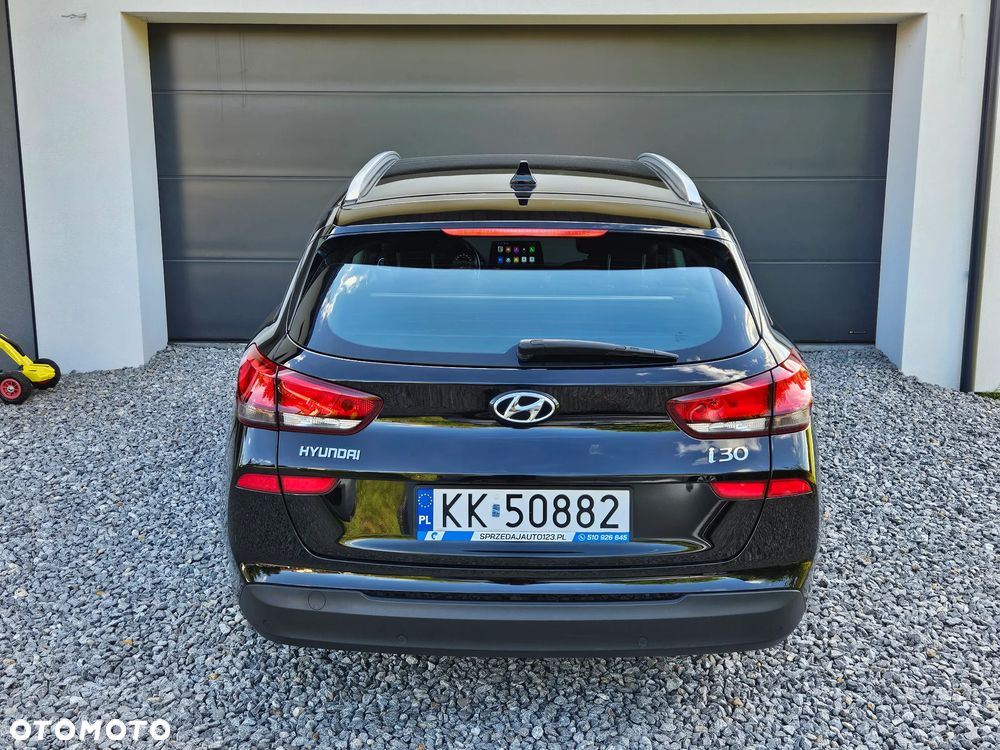 Hyundai i30 1.5 DPI Classic + - 5