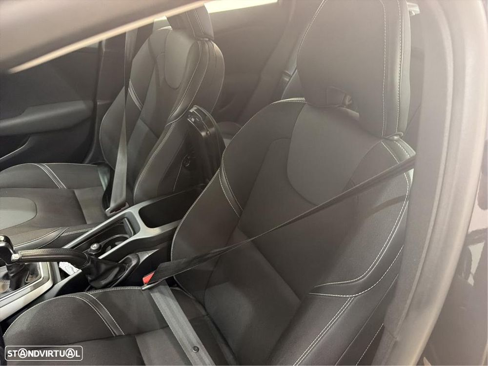 Volvo V40 2.0 D3 Momentum - 5