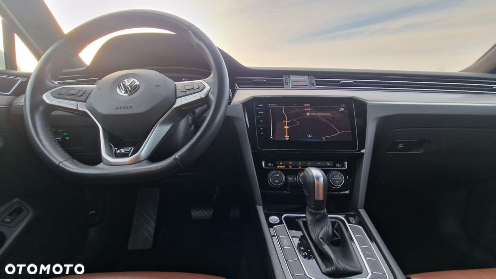 Volkswagen Passat 2.0 TDI SCR Highline DSG - 13
