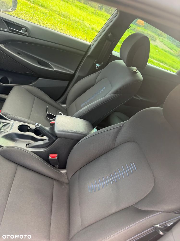 Hyundai Tucson 1.7 CRDI BlueDrive GO 2WD - 17