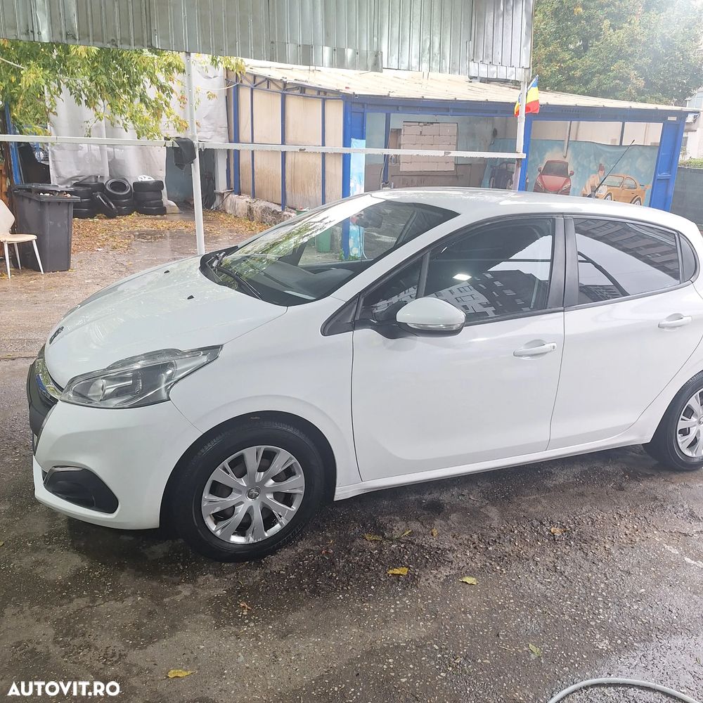 Peugeot 208 1.2 L PureTech Active - 11