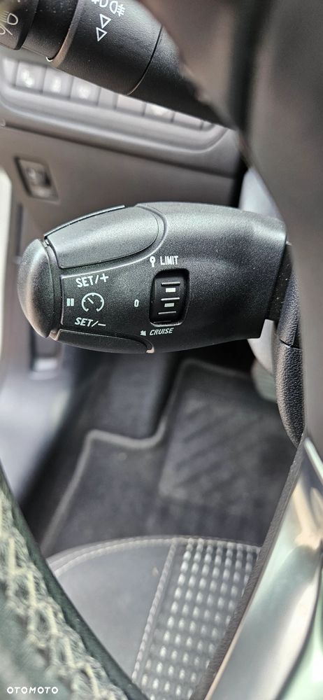 Peugeot 208 1.2 PureTech Allure S&S EAT6 - 17