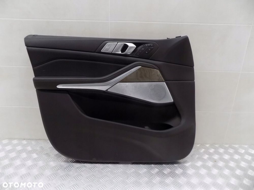 BMW X7 G07 TAPICERKA DRZWI BOCZEK BOWERS WILKINS - 4