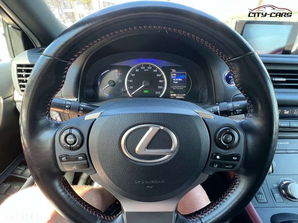 Lexus CT - 18