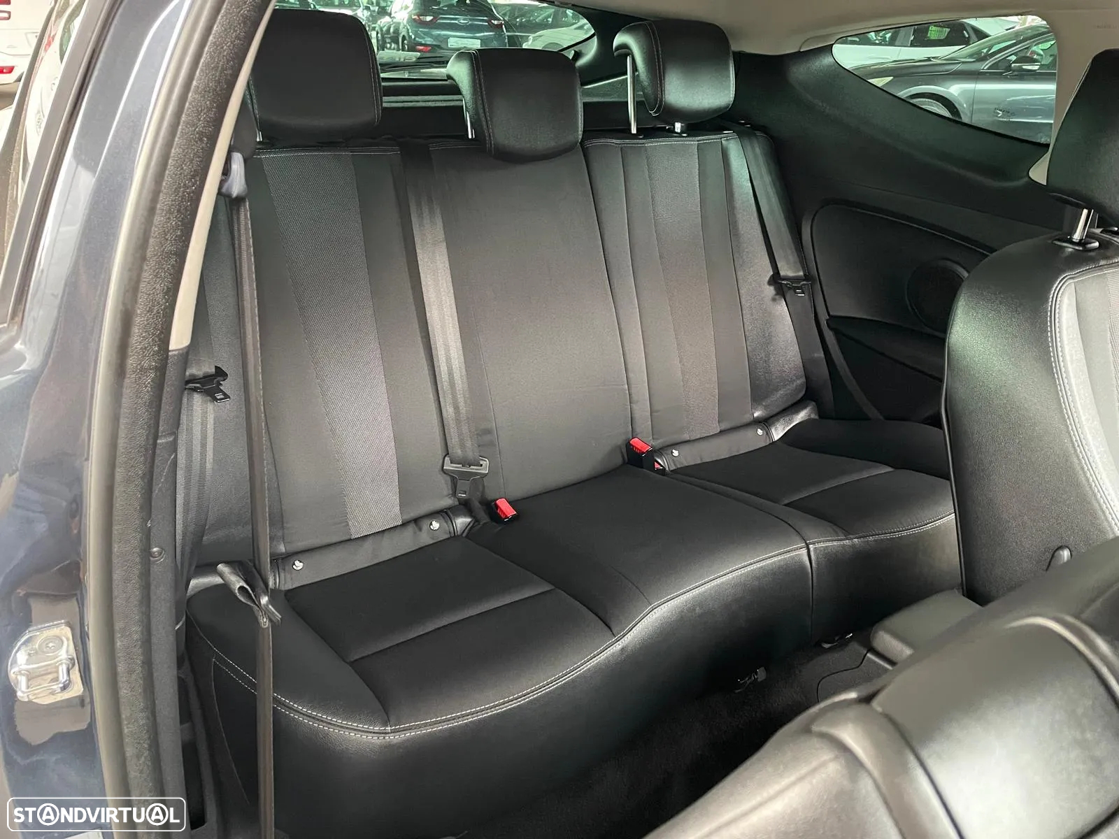 Renault Mégane Coupe ENERGY TCe 115 Start & Stop Bose Edition - 26