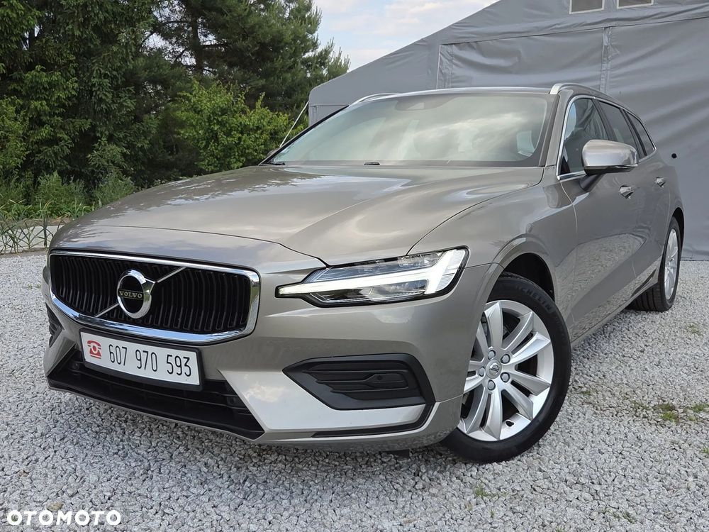 Volvo V60 D3 Momentum Pro - 1