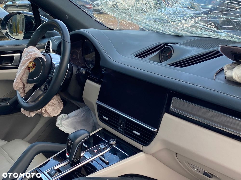 Porsche Cayenne E-Hybrid - 15